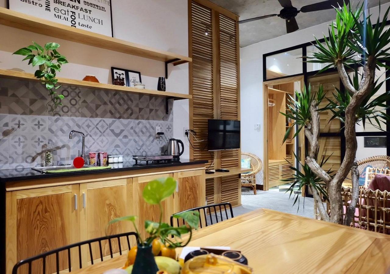 6 Bedroom House - Best Location - 5Mins My Khe Beach Дананг Екстериор снимка